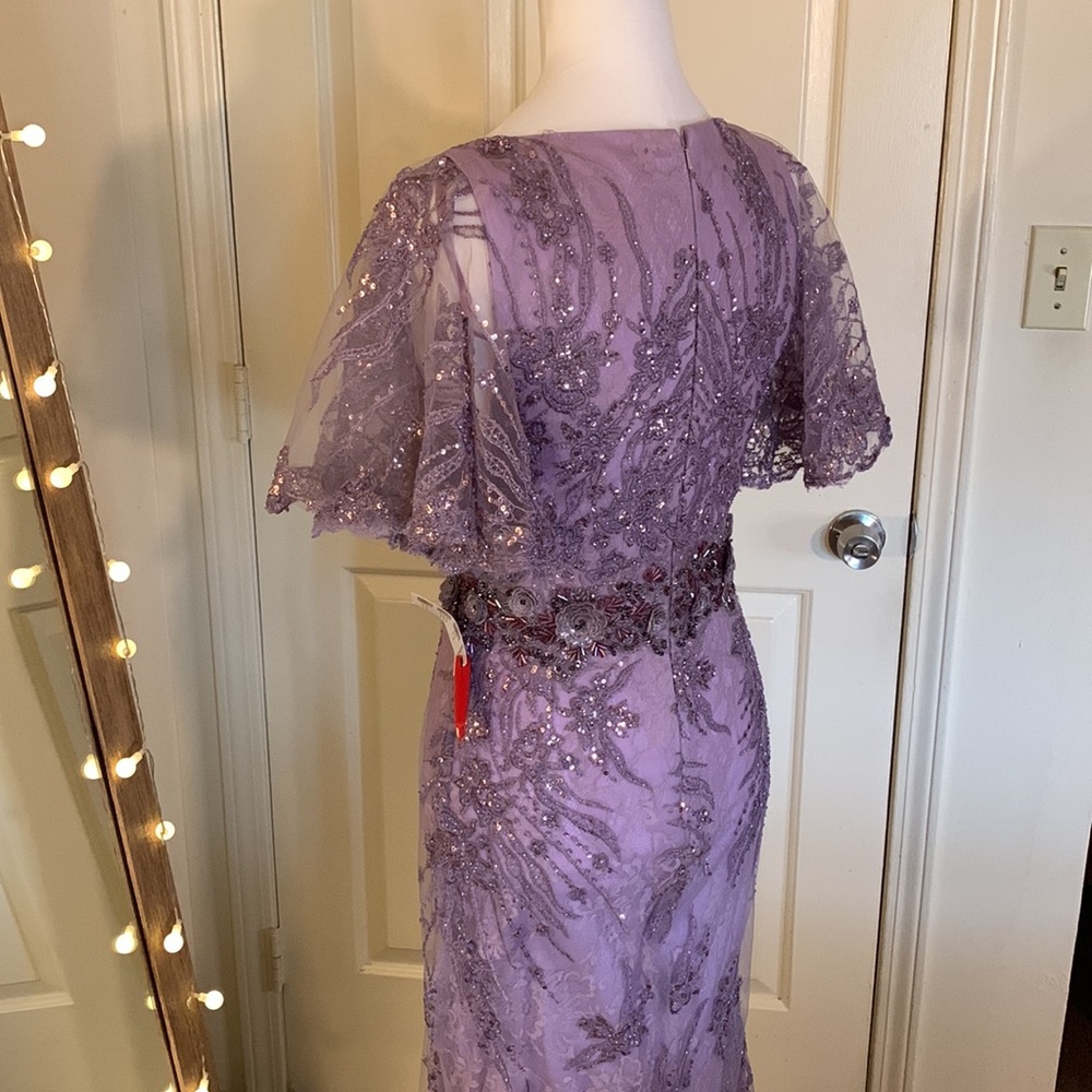 MAC DUGGAL
Vintage Flutter Sleeve Evening Gown - Picture 14 of 17